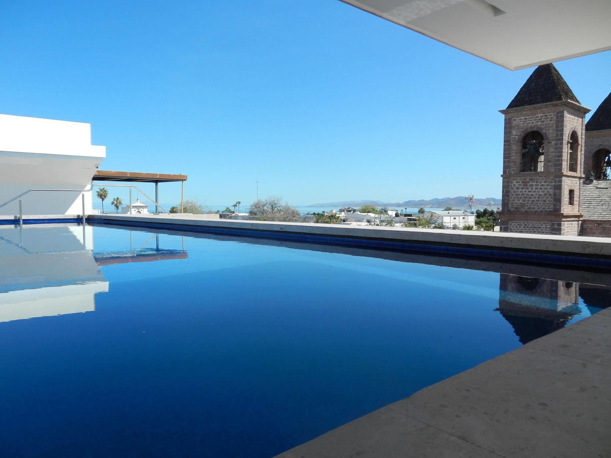 Hotel Catedral La Paz Exterior photo View of the swimming pool